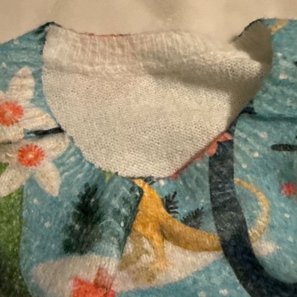 Dinosaur Christmas sweater. - Picture 3 of 3